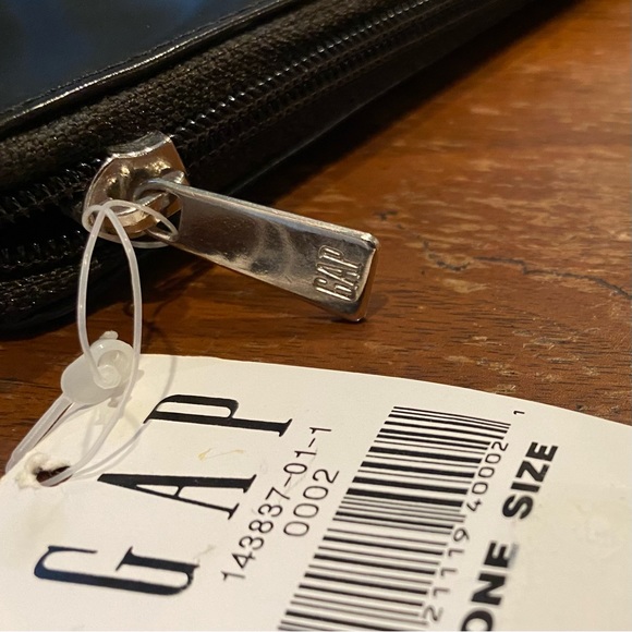 Brand New GAP Shiny Faux Leather Wallet - Picture 4 of 6